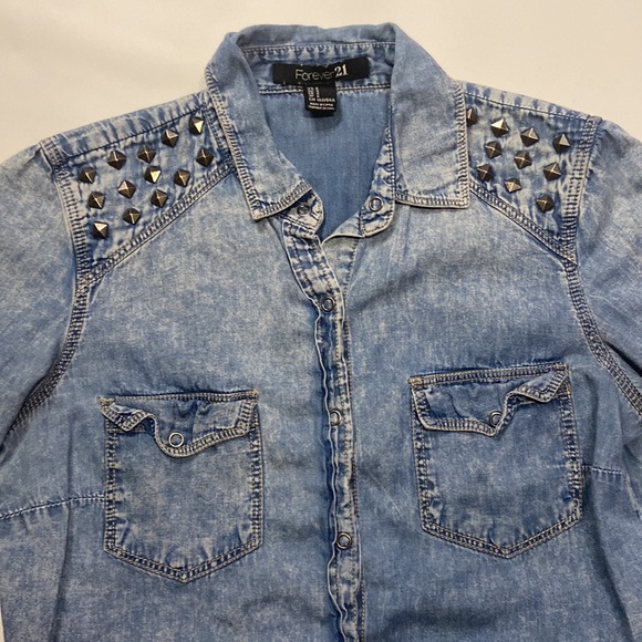 Forever21 Button up - Picture 4 of 5